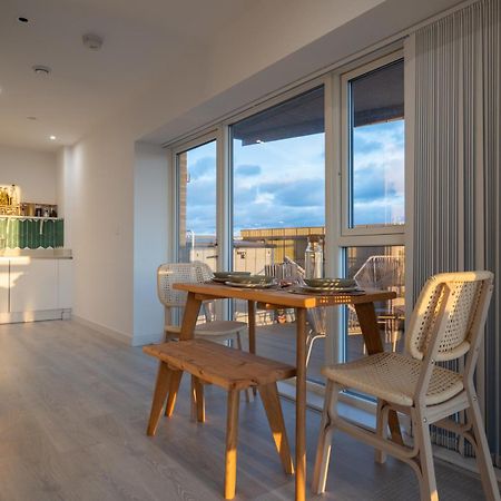 Ferienwohnung Sunset Retreat: Steps From Heathrow/Twickenham Hounslow Exterior foto