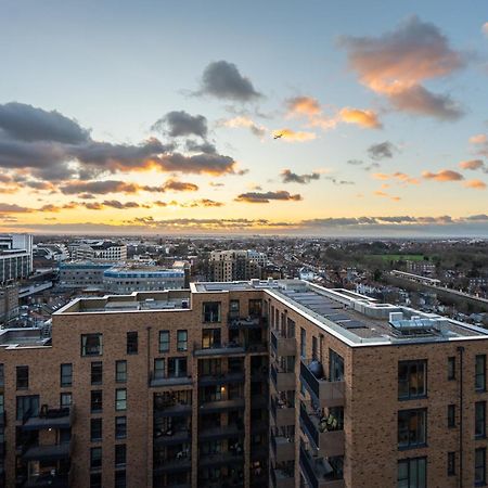 Ferienwohnung Sunset Retreat: Steps From Heathrow/Twickenham Hounslow Exterior foto