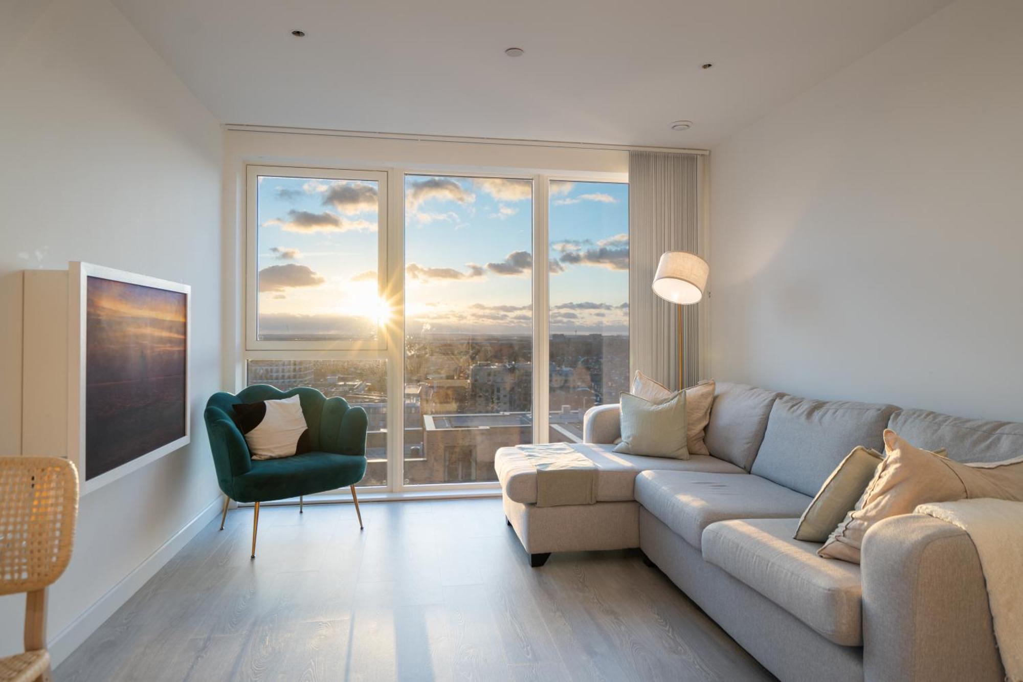 Ferienwohnung Sunset Retreat: Steps From Heathrow/Twickenham Hounslow Exterior foto