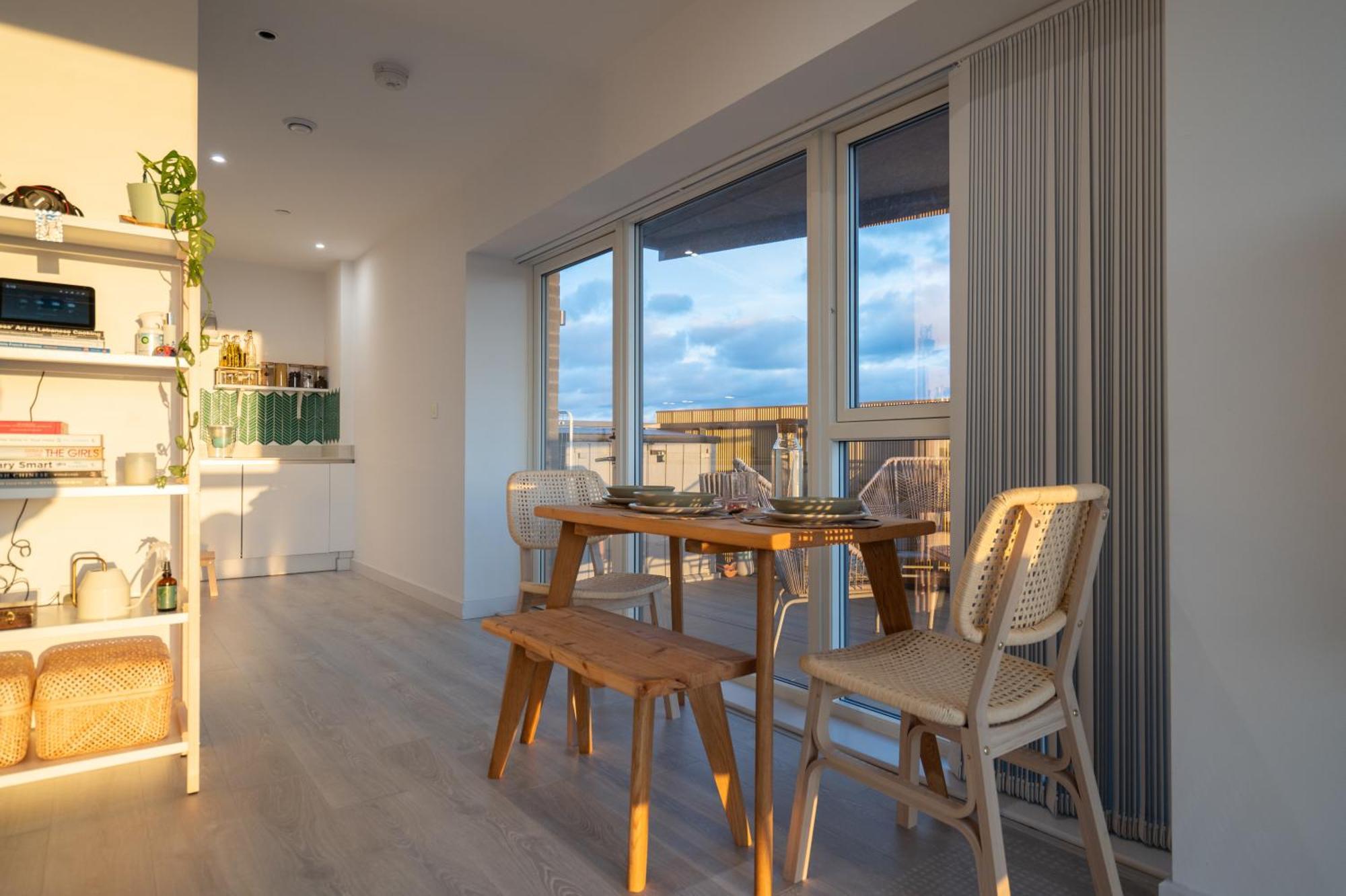 Ferienwohnung Sunset Retreat: Steps From Heathrow/Twickenham Hounslow Exterior foto