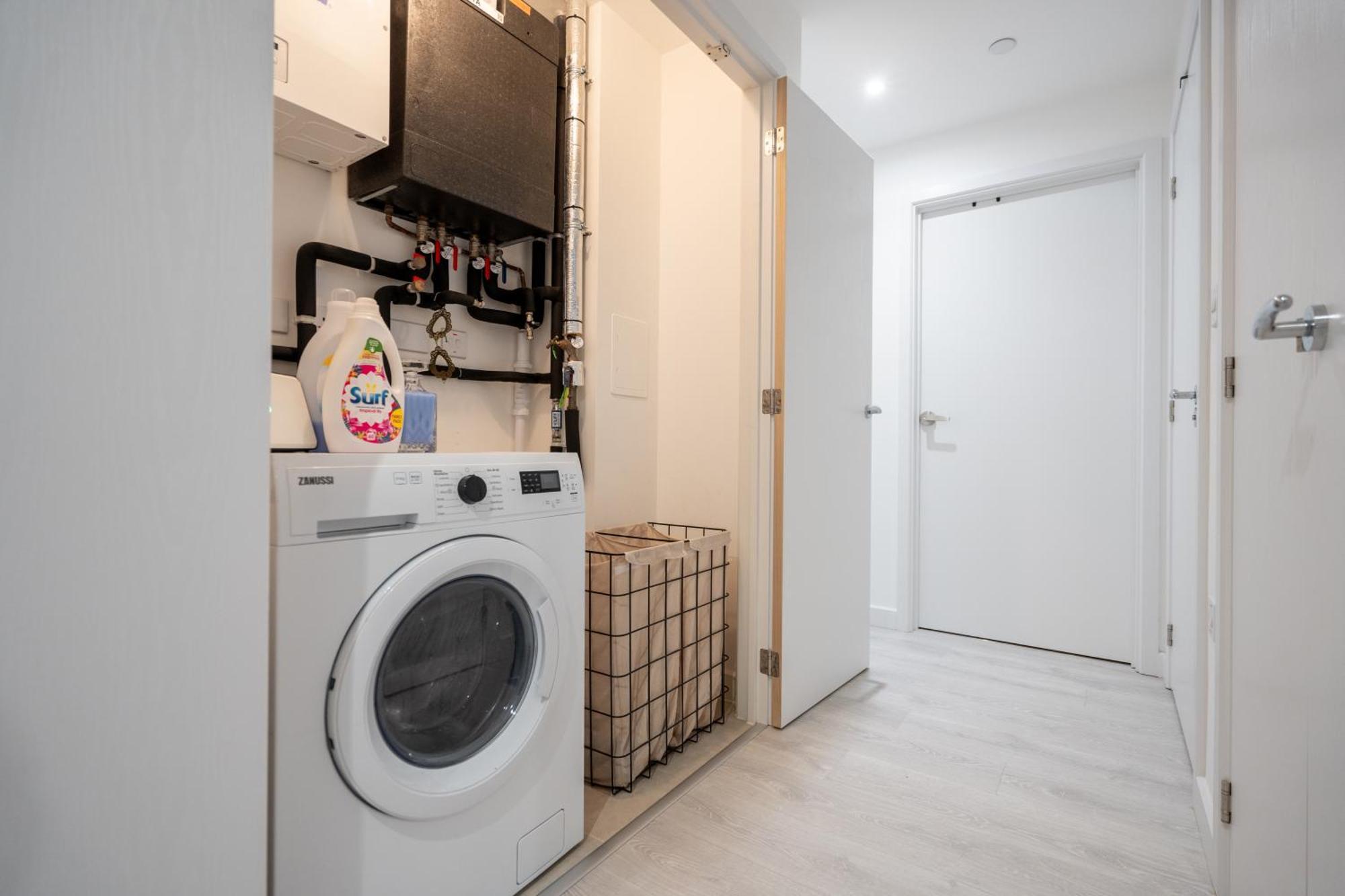 Ferienwohnung Sunset Retreat: Steps From Heathrow/Twickenham Hounslow Exterior foto