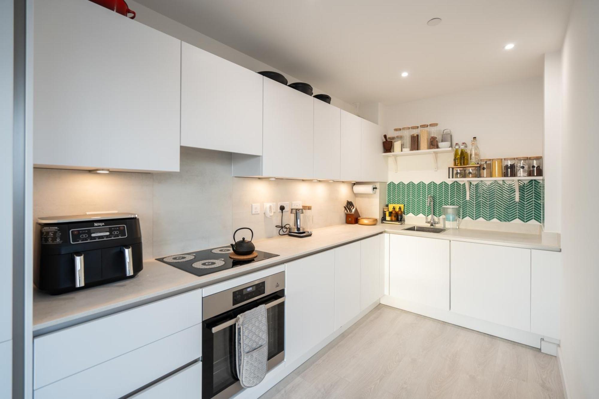 Ferienwohnung Sunset Retreat: Steps From Heathrow/Twickenham Hounslow Exterior foto
