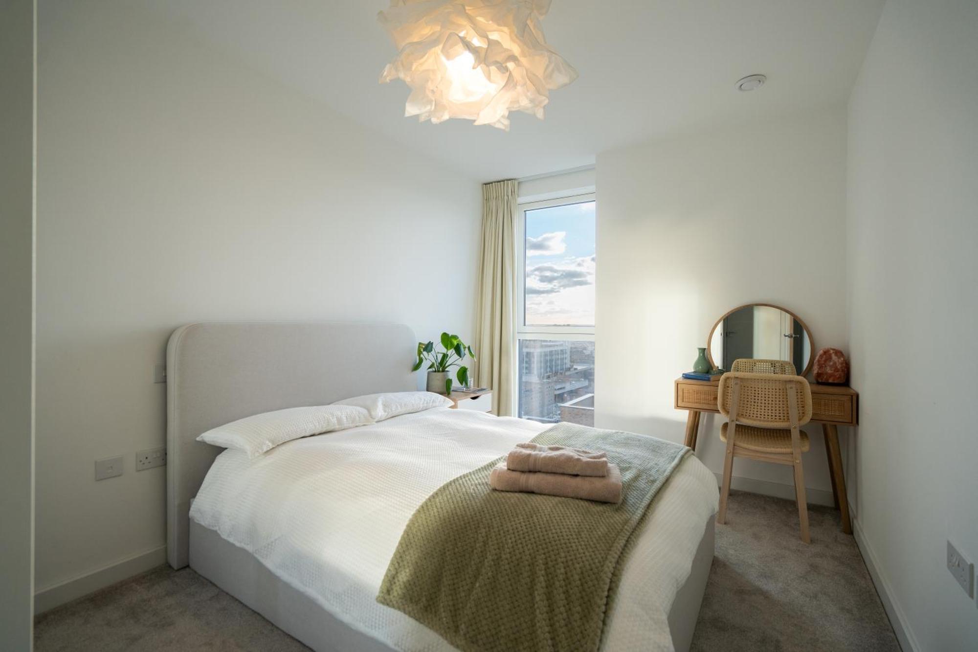 Ferienwohnung Sunset Retreat: Steps From Heathrow/Twickenham Hounslow Exterior foto