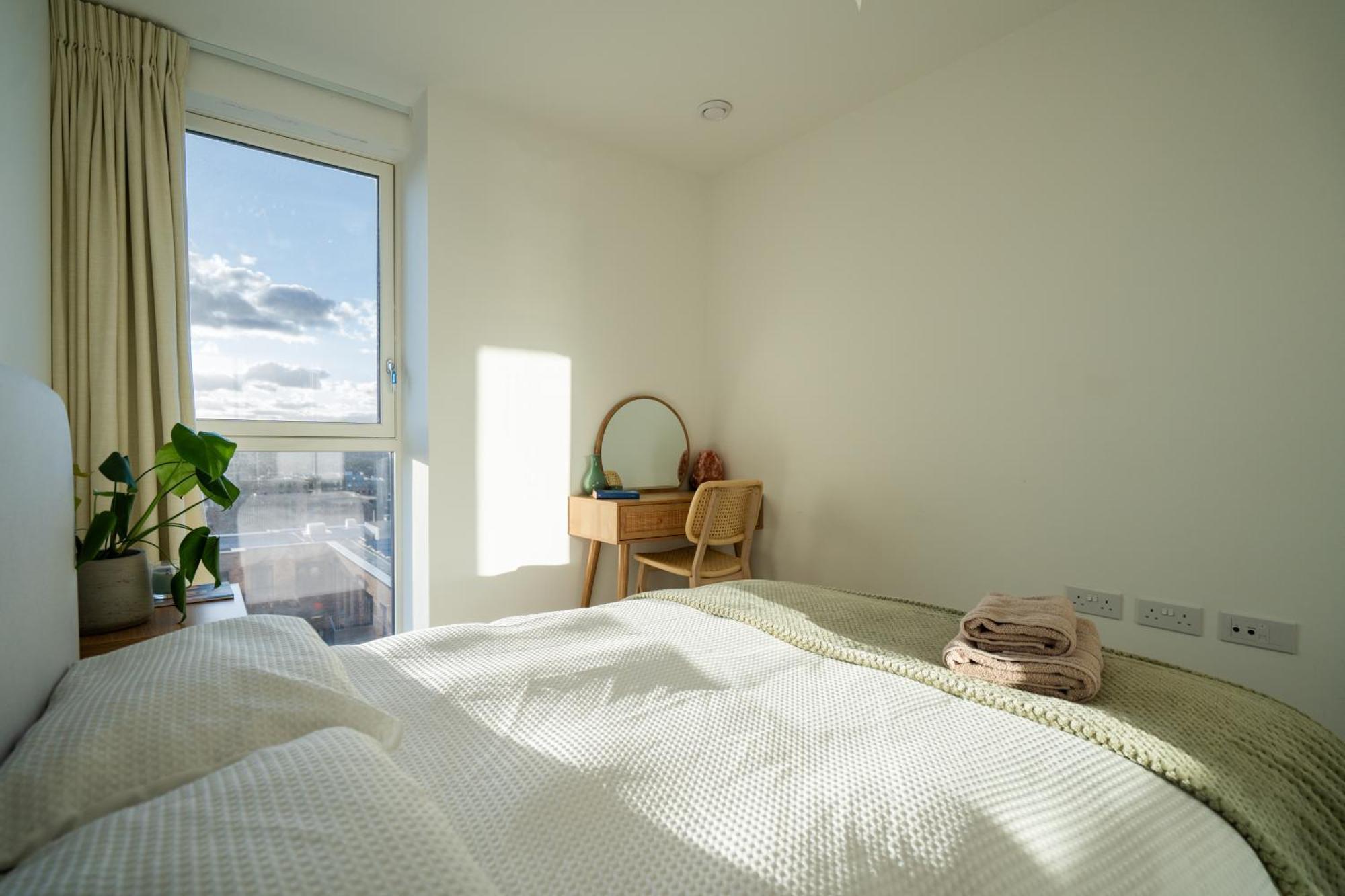 Ferienwohnung Sunset Retreat: Steps From Heathrow/Twickenham Hounslow Exterior foto